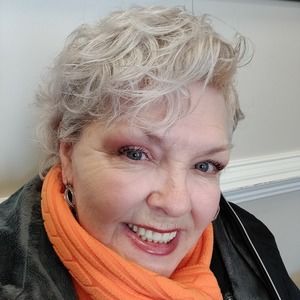 Meet your Posher, Hedy